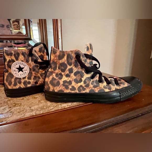 EXCLUSIVE Converse - Picture 2 of 6